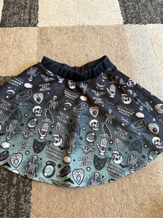 Universal Studio Dresses & Skirts - Halloween Horror Nights Never Go alone Gradient Black & Teal Skirt- XS/Small